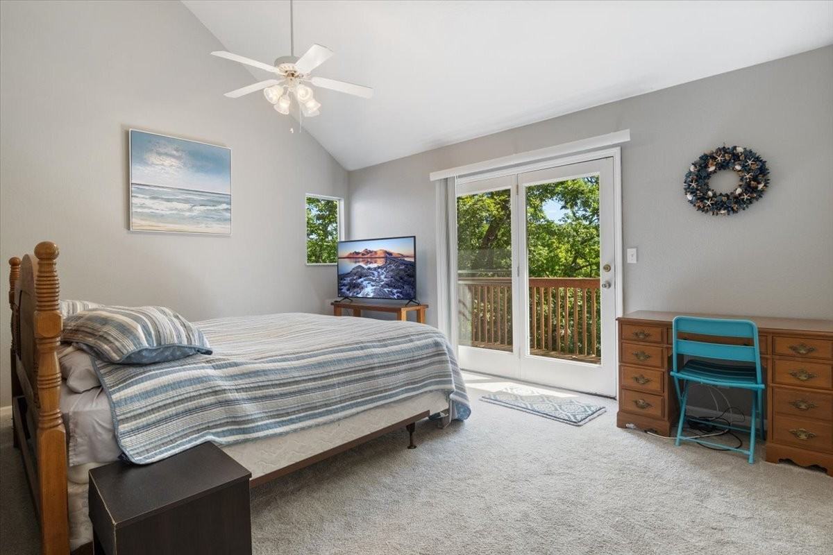 284 Austin Cir - Photo 7 of 50