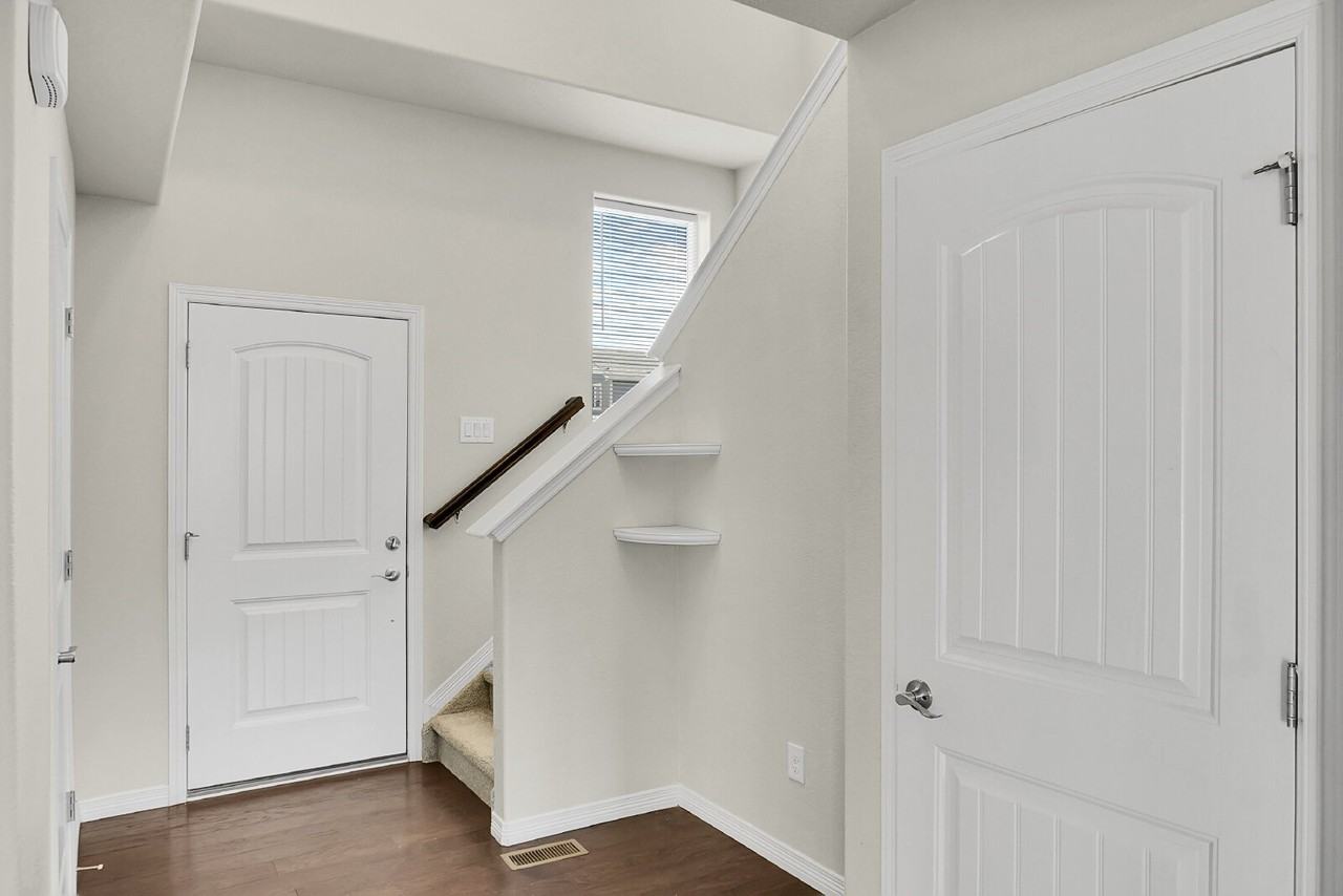 6782 Galpin Dr - Photo 3 of 42