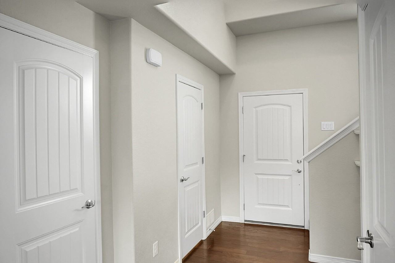 6782 Galpin Dr - Photo 4 of 42