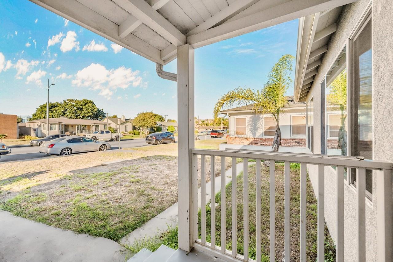 302 Douglas Ave - Photo 3 of 24