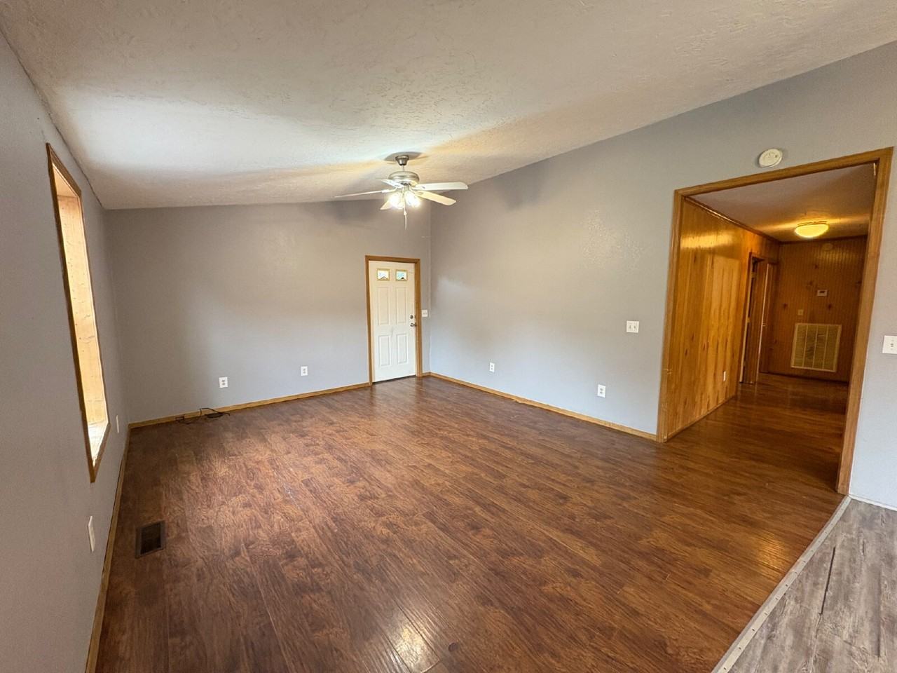 111 Volunteer Drive - Photo 2 of 10