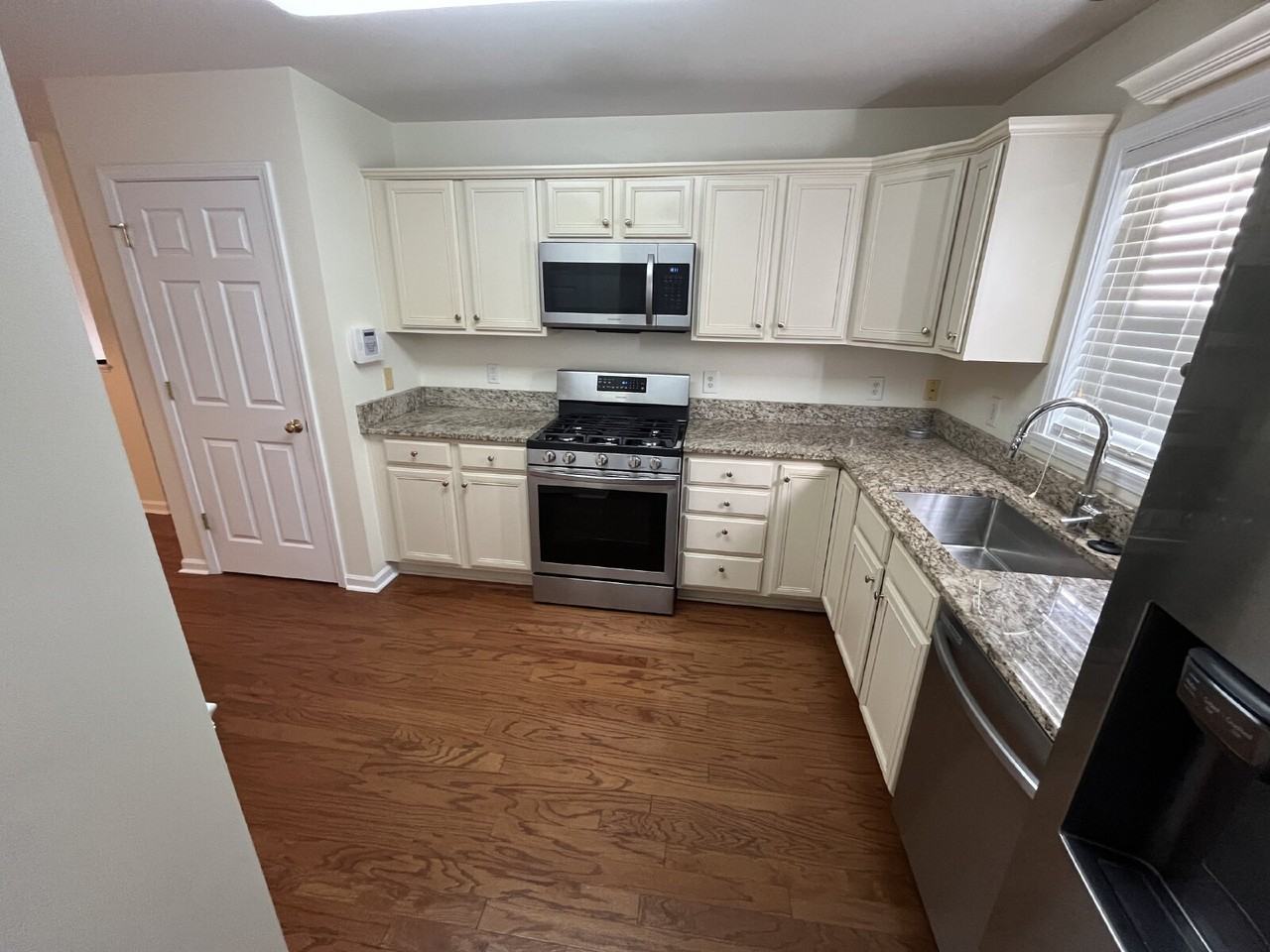 4449 Weatherton Drive - Photo 3 of 28