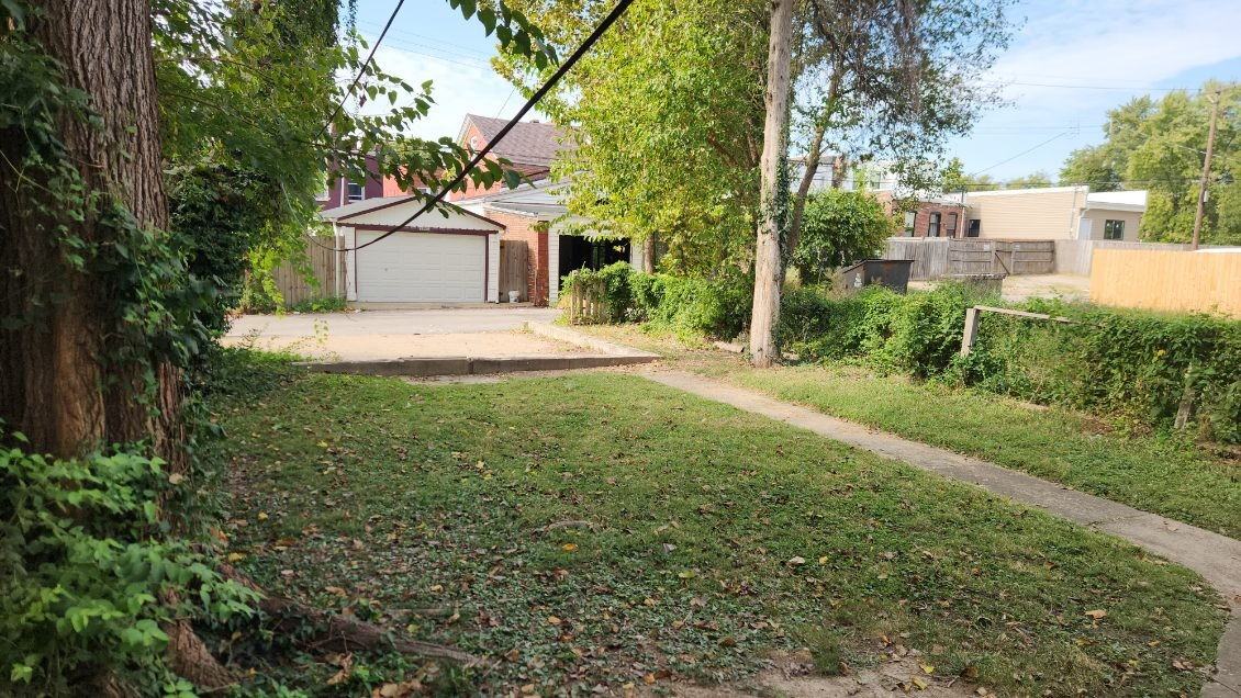 3721 Iowa Ave - Photo 4 of 27