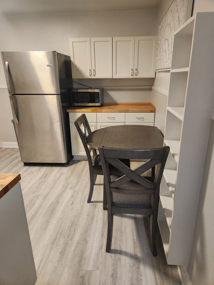 151 S Green St #3 - Photo 3 of 18