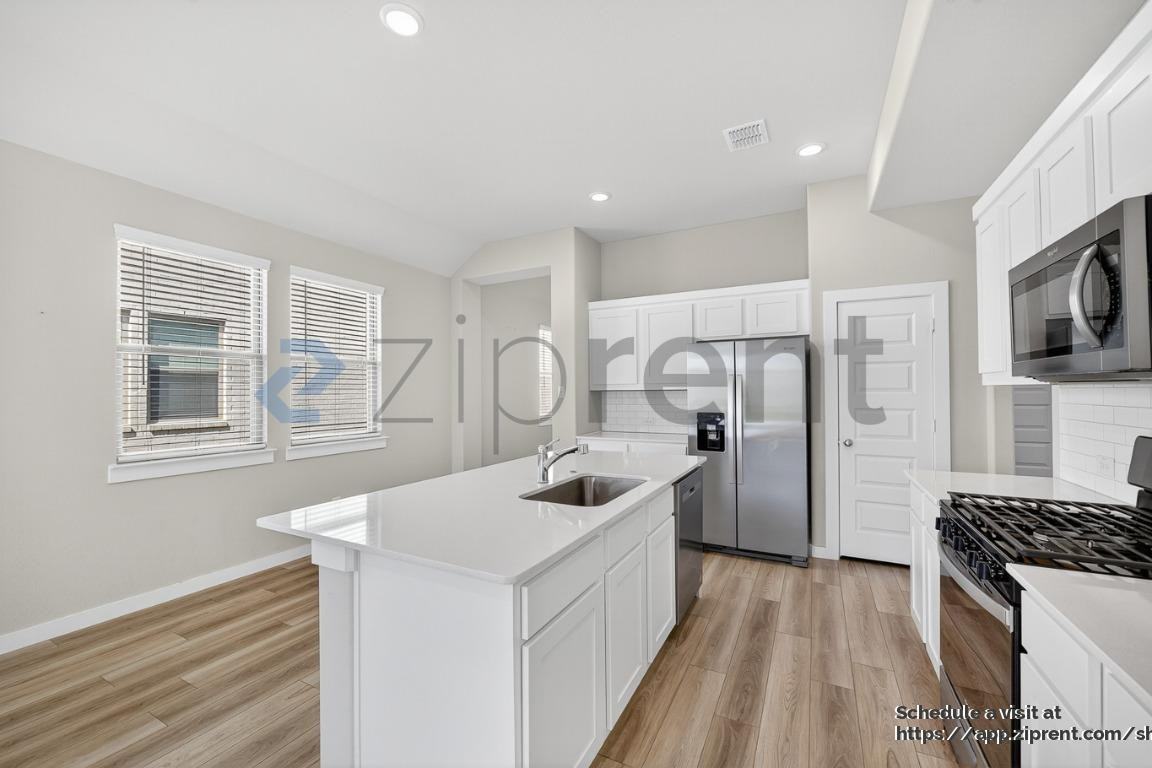 413 Honeyhill Dr - Photo 7 of 17