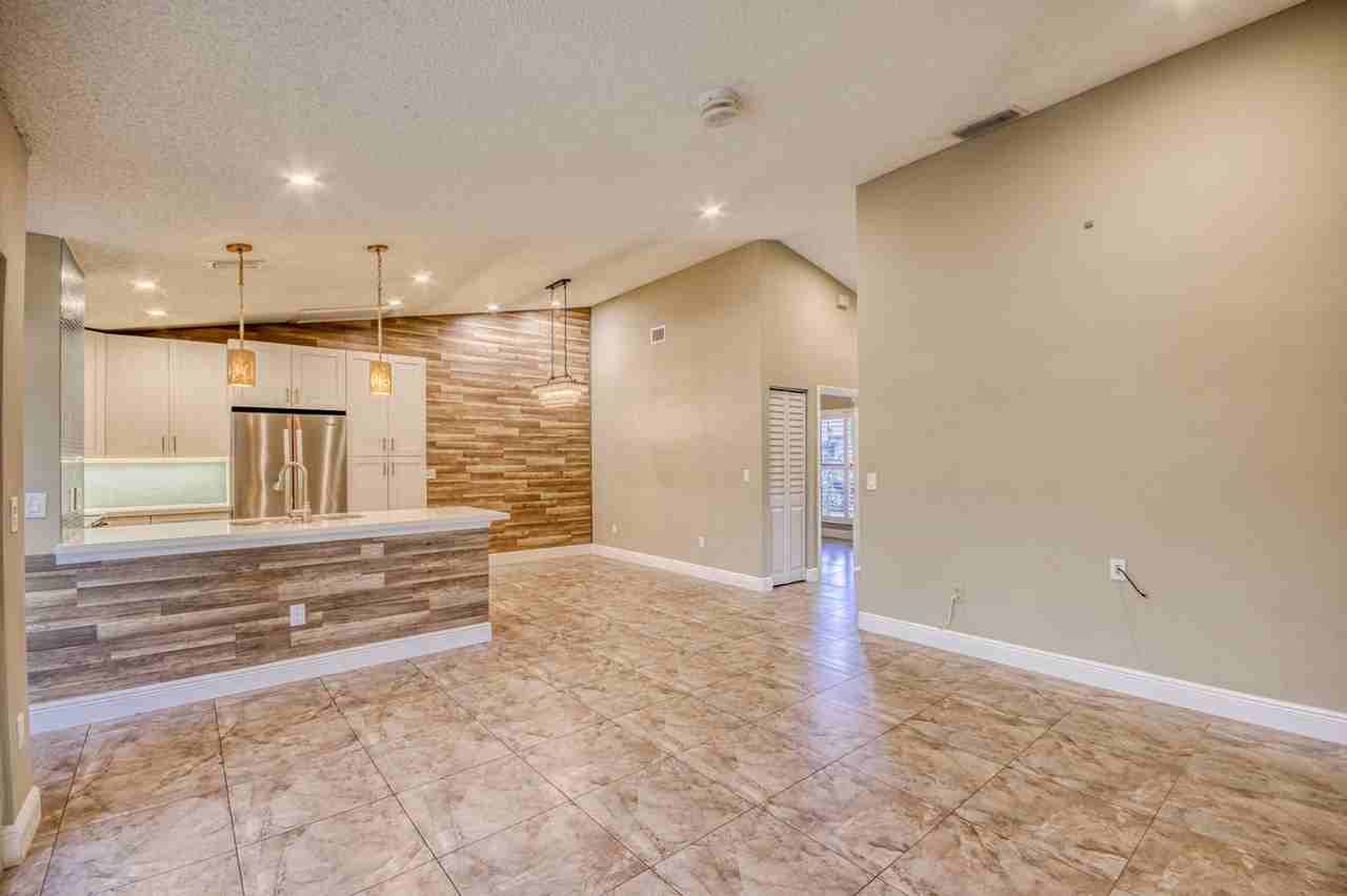 9109 Sw 21st St - Photo 5 of 16