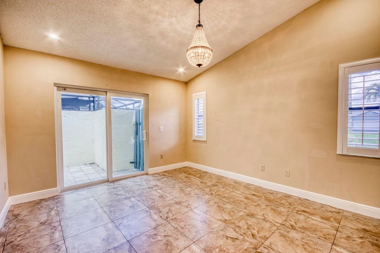 9109 Sw 21st St - Photo 6 of 16