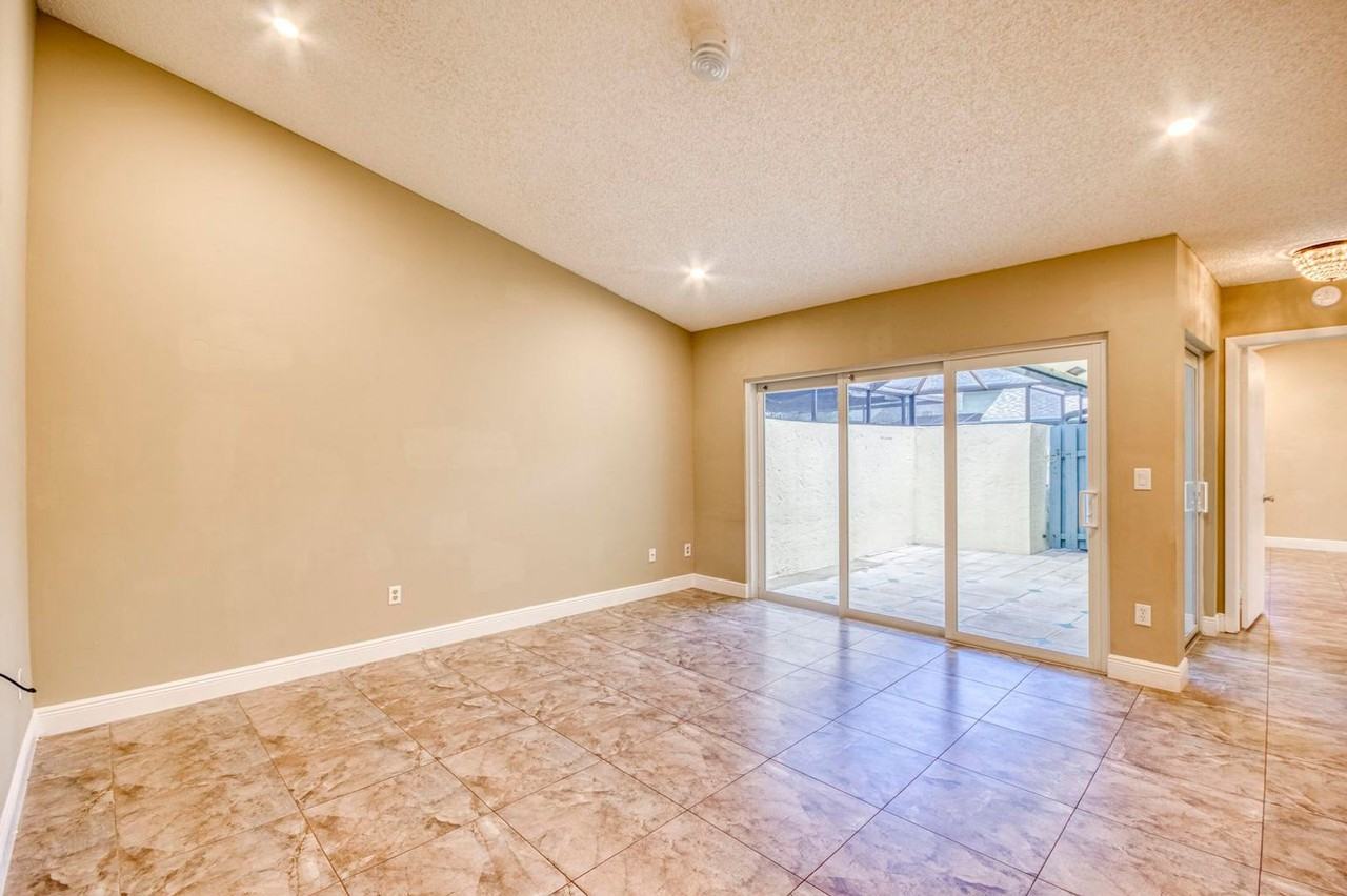 9109 Sw 21st St - Photo 7 of 16