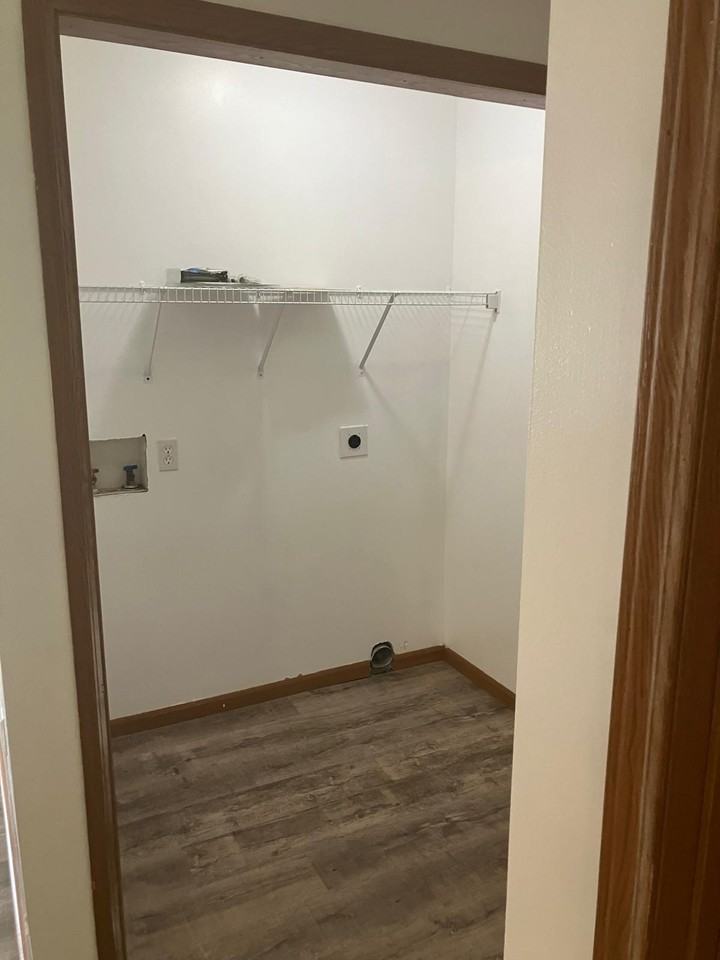 362 352/362 3rd Ave #362 - Photo 3 of 10