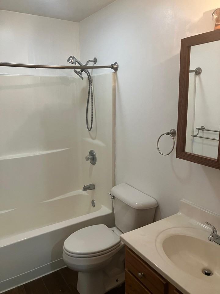 362 352/362 3rd Ave #362 - Photo 2 of 10