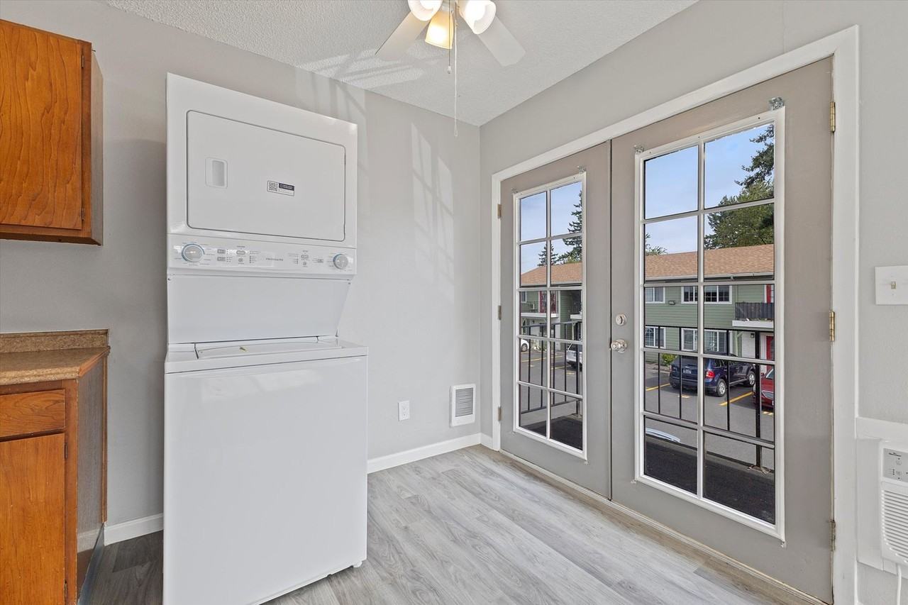 Bardon Apartments - Photo 3 of 9