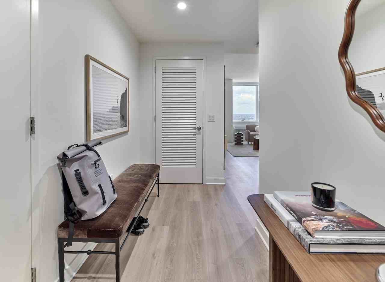 The Journal - North Tower - Photo 7 of 25