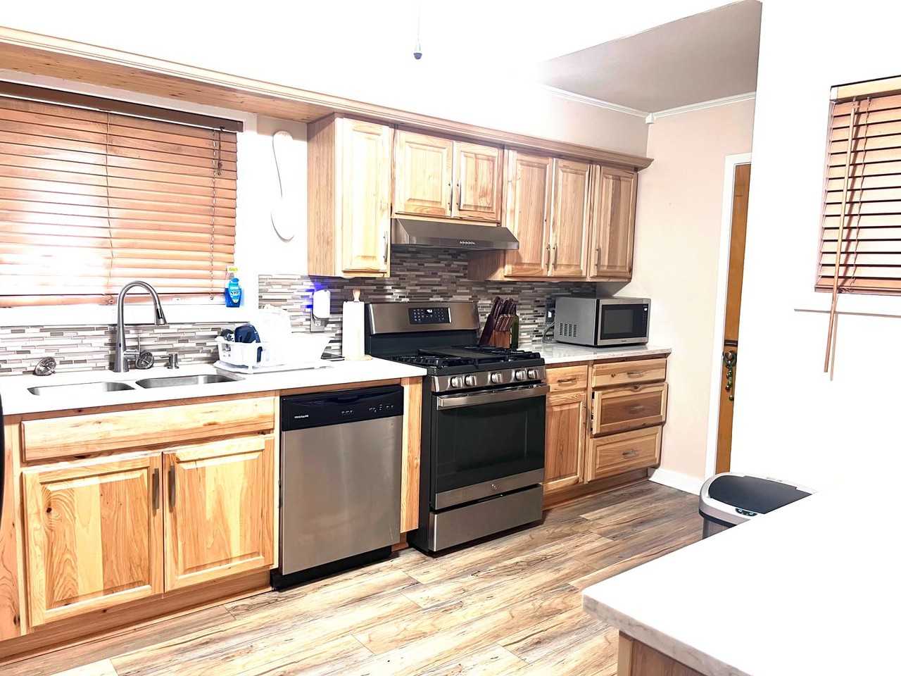 734 Woodmont Pl - Photo 6 of 16