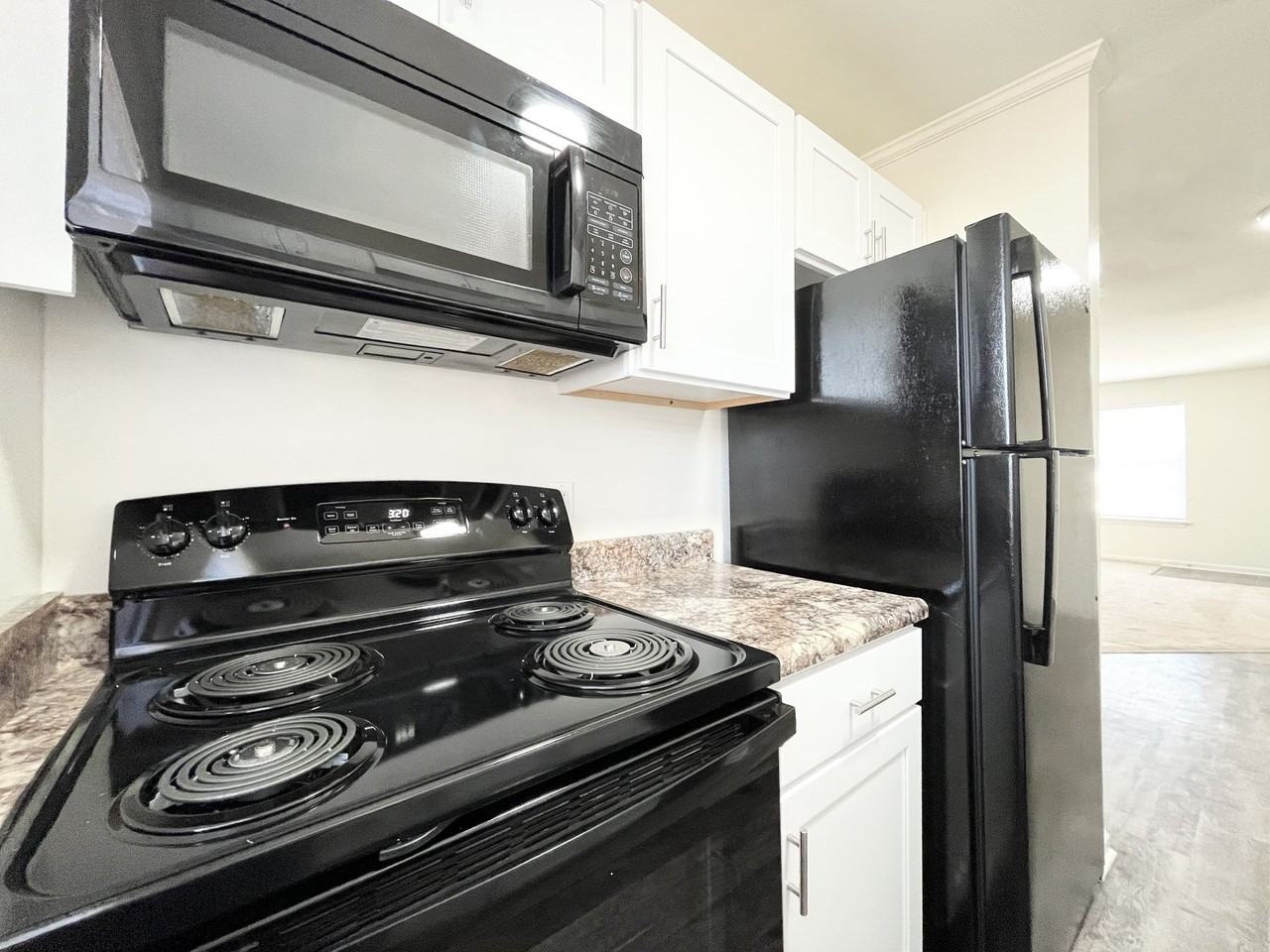 Collinwood Apartments - Photo 3 of 26