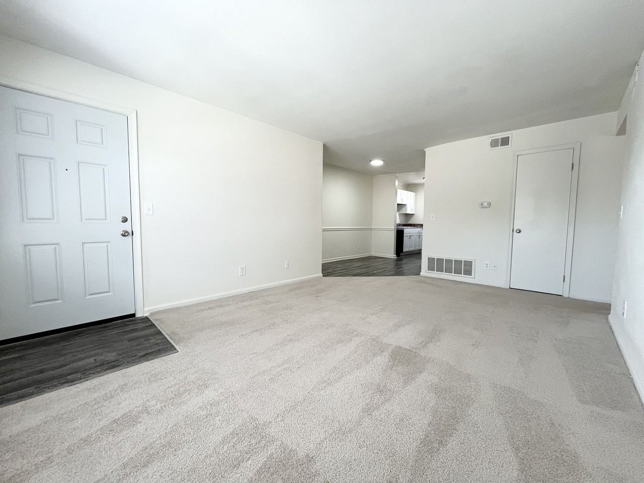 Collinwood Apartments - Photo 5 of 26