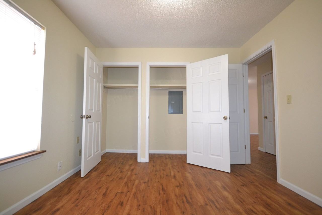 Greenfield Apartments - Photo 4 of 29