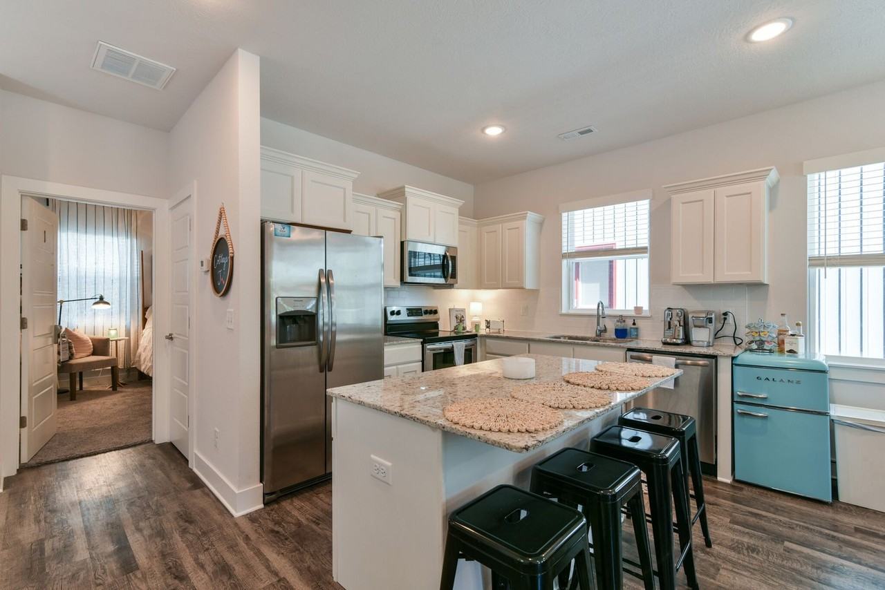 Come live the sweet life at Cherry Street Cottages! - Photo 4 of 42