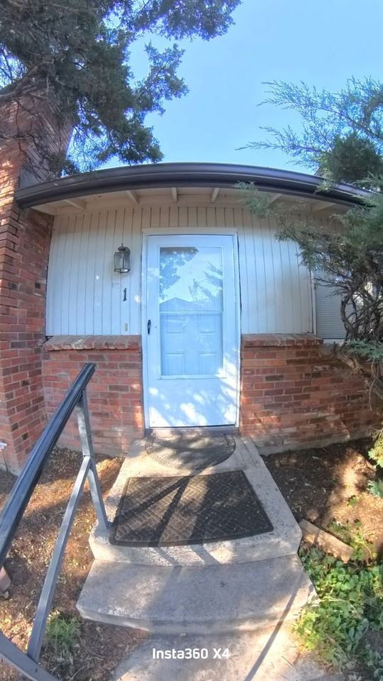 307 University Dr - Photo 2 of 15