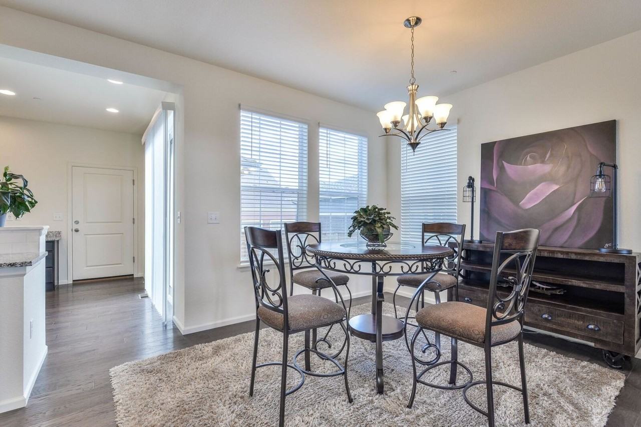 344 Zeppelin Way - Photo 7 of 35