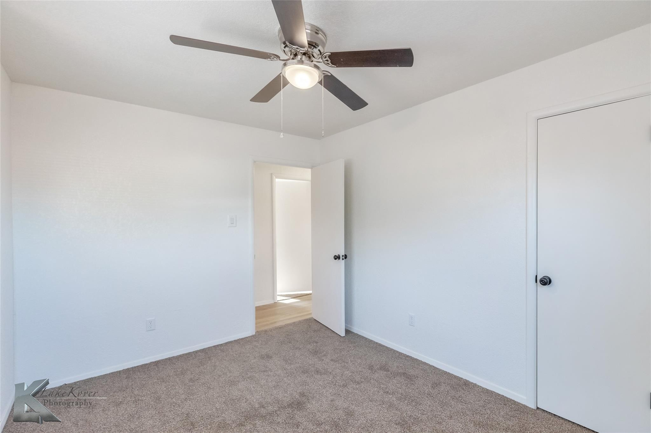 1902 Briarwood St - Photo 3 of 22