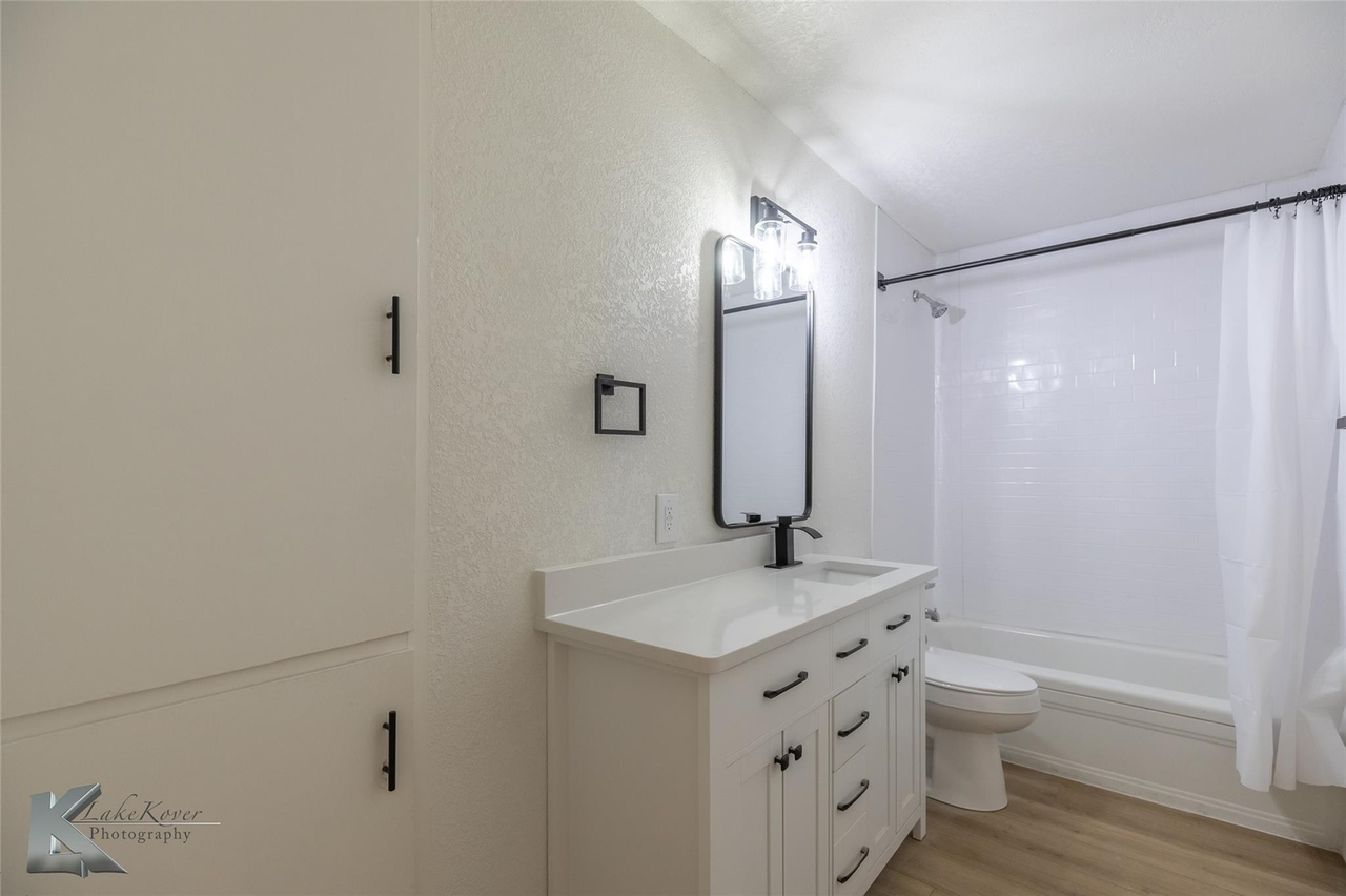 1902 Briarwood St - Photo 6 of 22