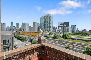 816 W Hubbard St #5 - Photo 1 of 1