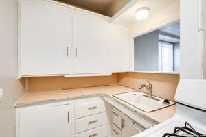 featured image of 214 W Pacific St