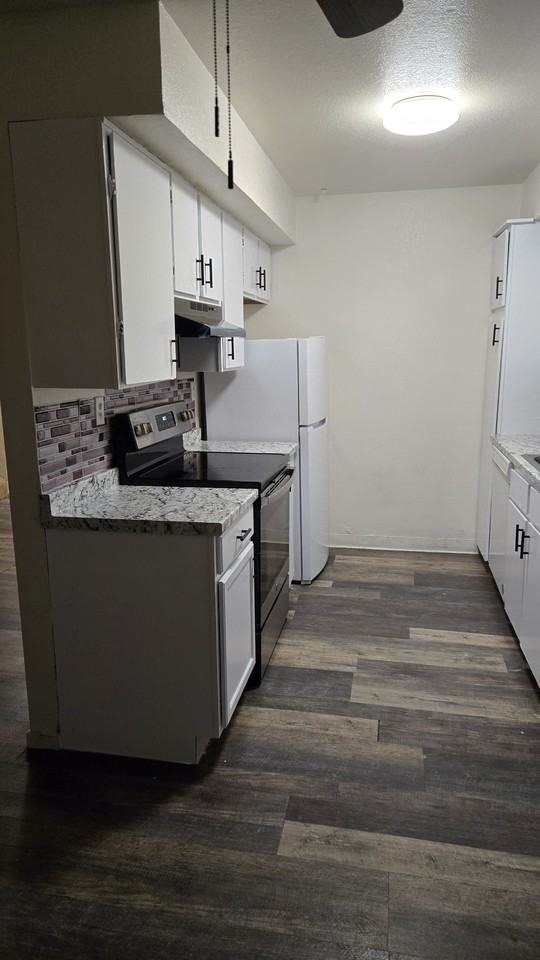 423 Enterprise Dr #423 - Photo 2 of 14