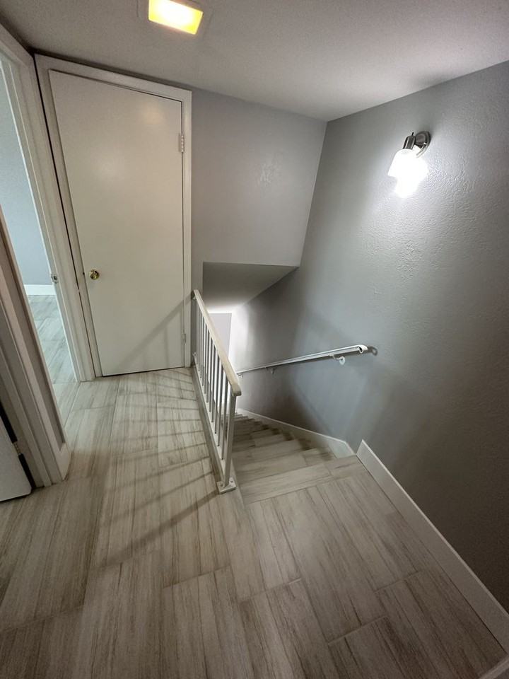 1233 North 47th Place - Photo 2 of 10