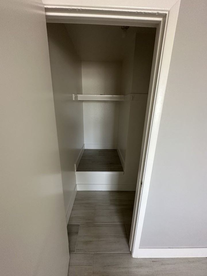 1233 North 47th Place - Photo 4 of 10