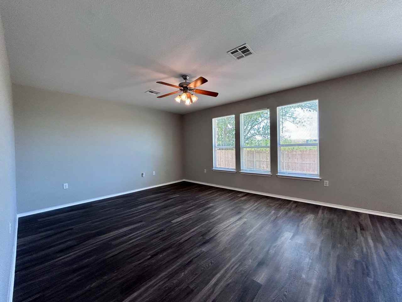 8916 Ipswich Bay Dr - Photo 5 of 38