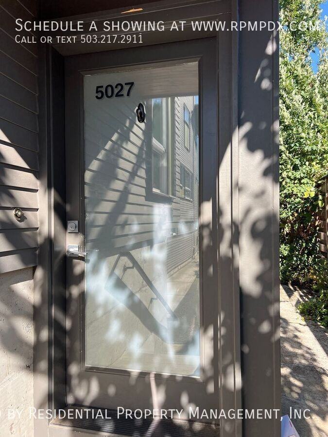 5027 Southeast Market Street - Photo 2 of 50