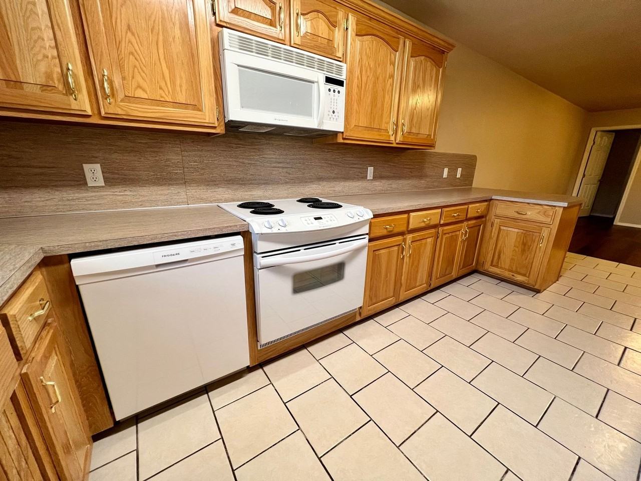 207 H St - Photo 6 of 16