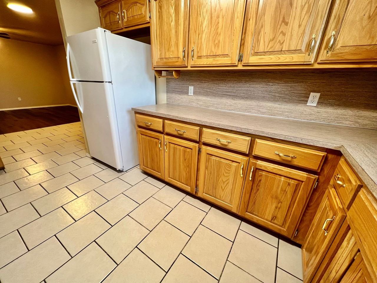 207 H St - Photo 7 of 16