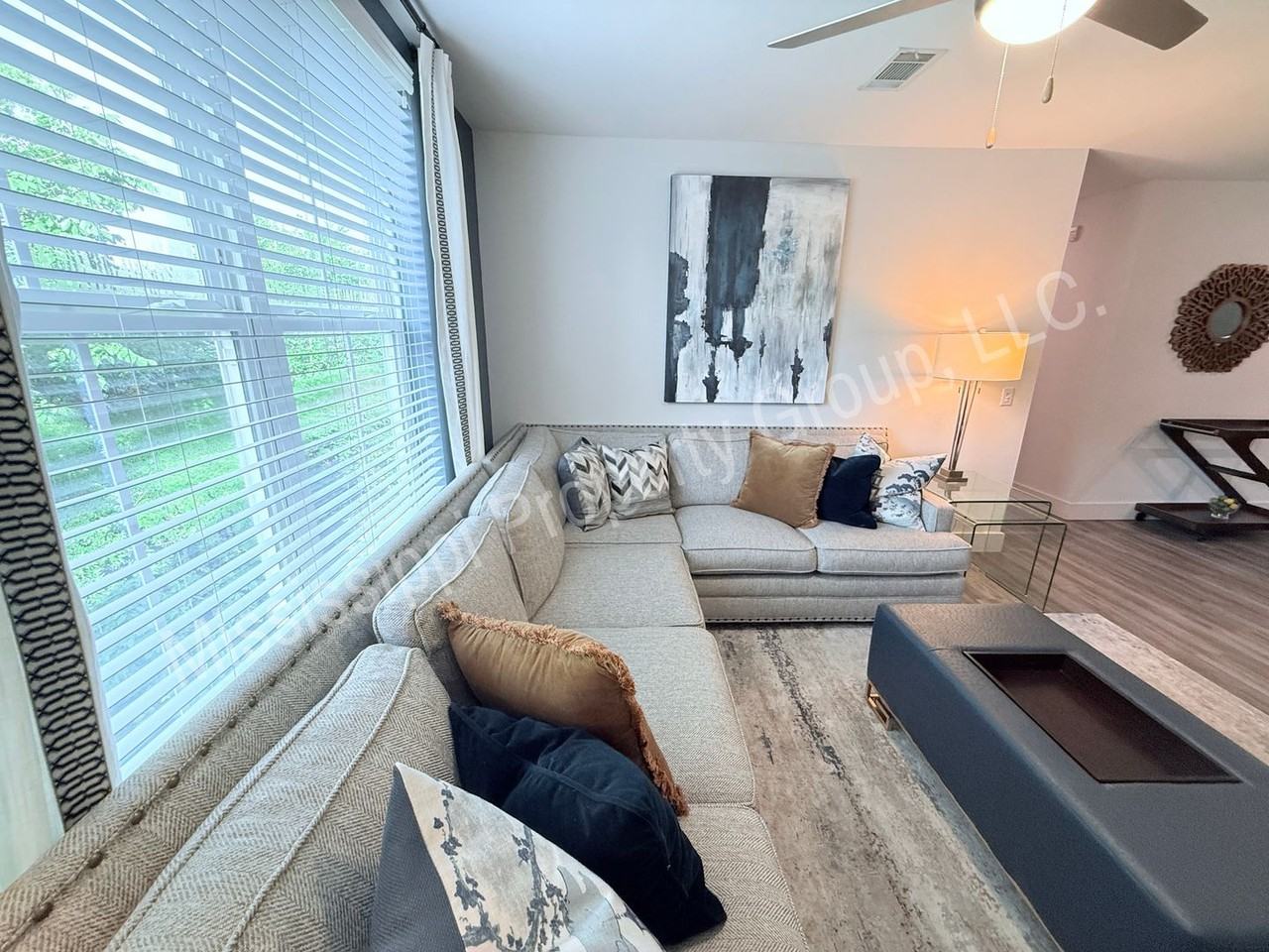 514 Jackson Avenue East #505 - Photo 2 of 35