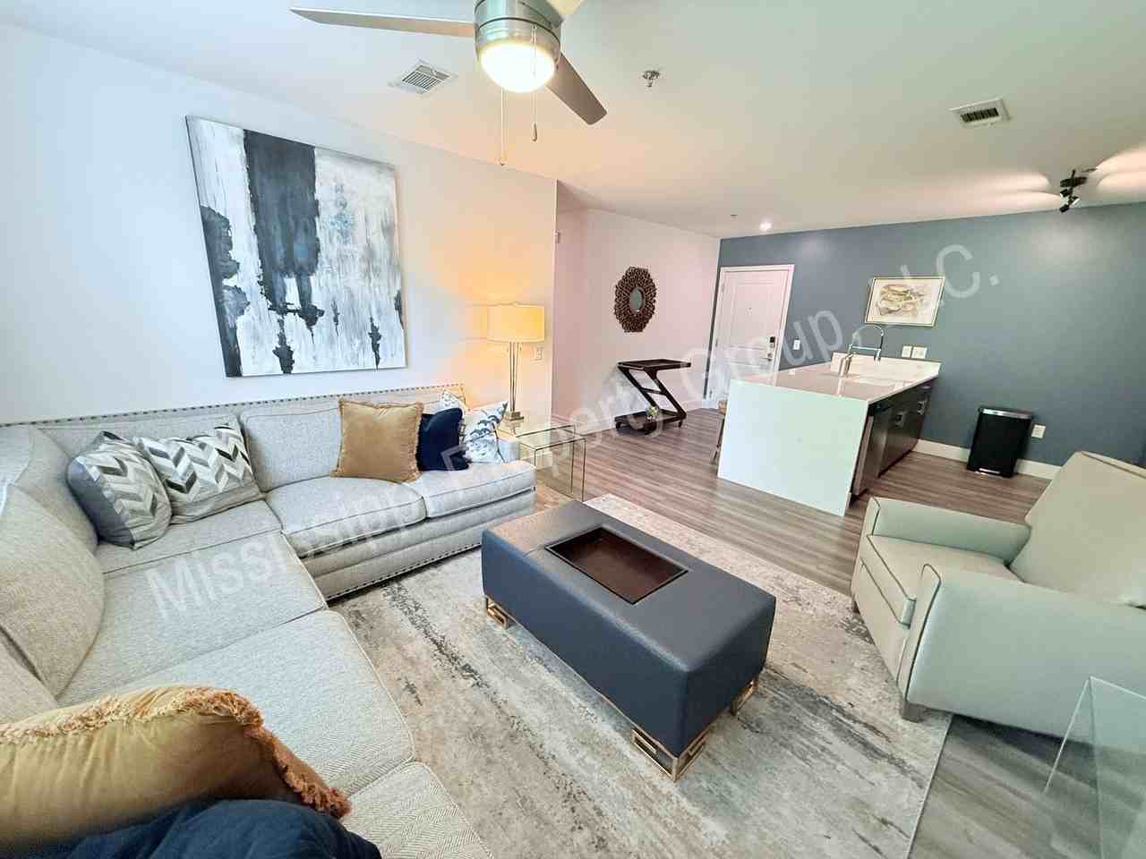 514 Jackson Avenue East #505 - Photo 3 of 35