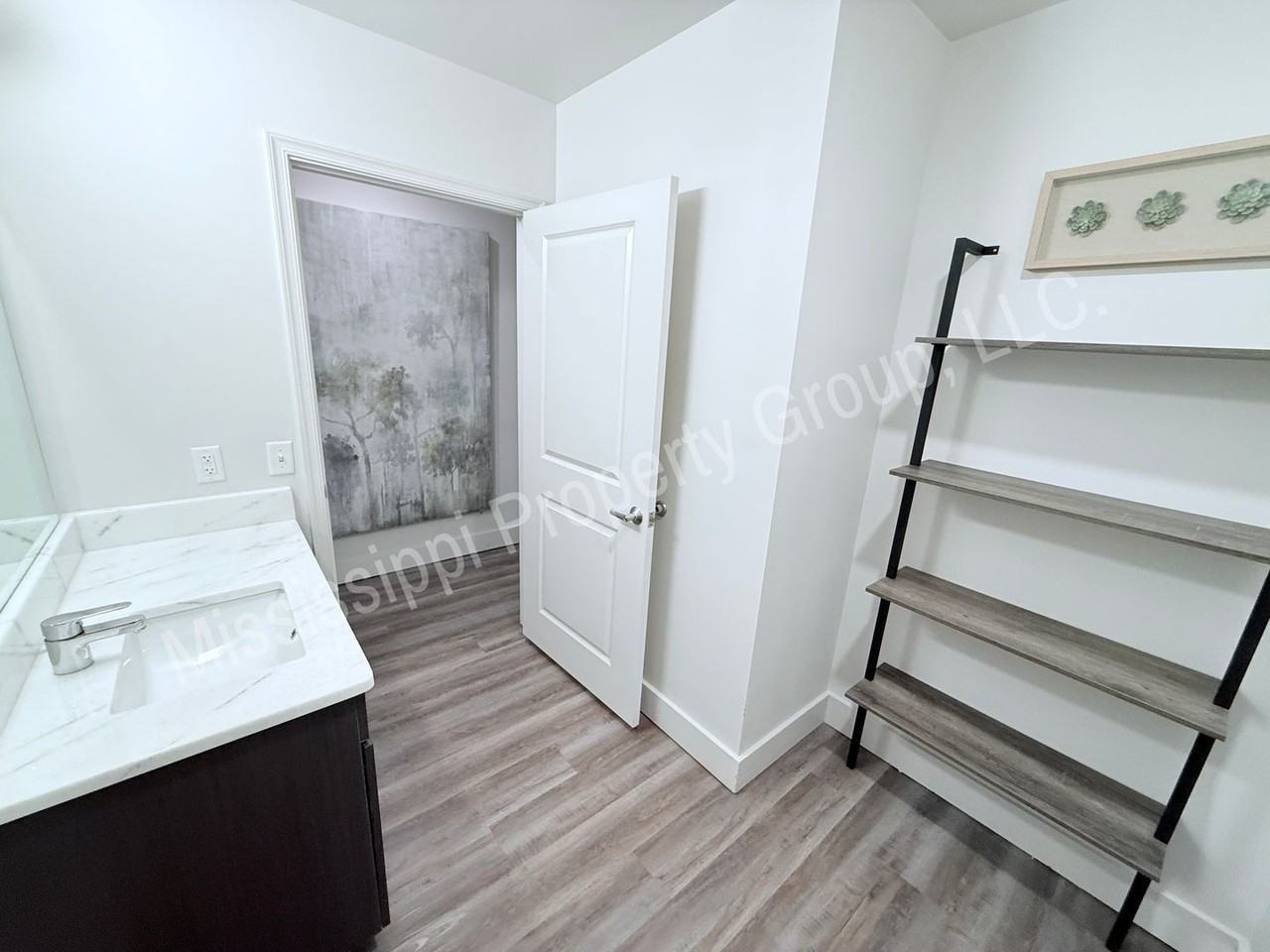 514 Jackson Avenue East #505 - Photo 5 of 35