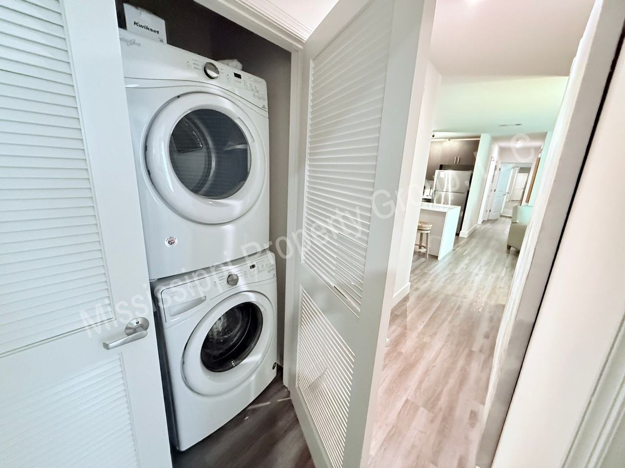 514 Jackson Avenue East #505 - Photo 7 of 35