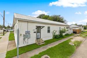 featured image of 4200 5th St