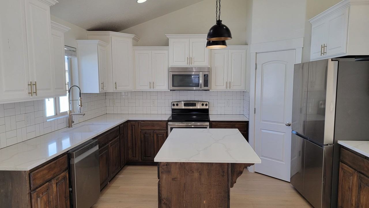1652 W Brooke St - Photo 6 of 27