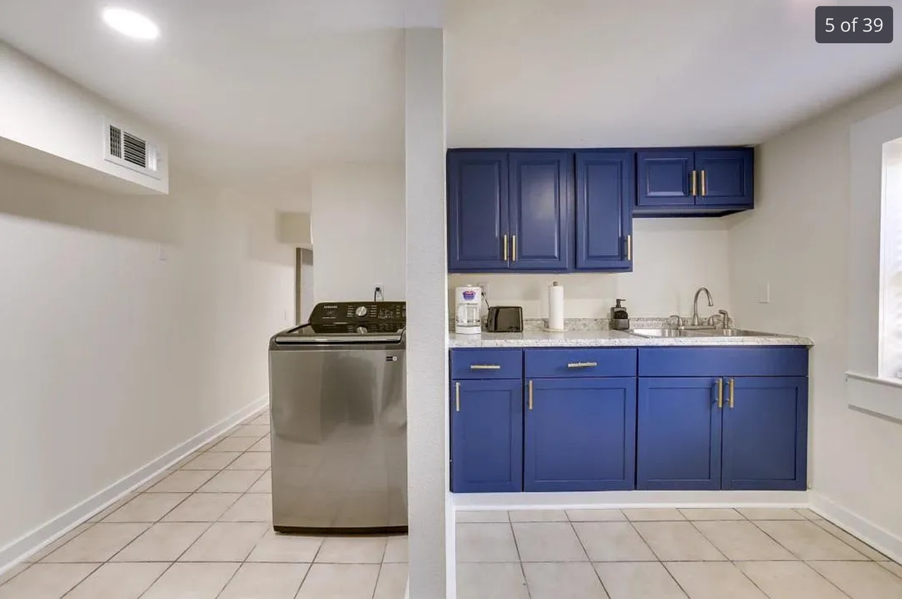 1321 Monroe Street - Photo 4 of 10