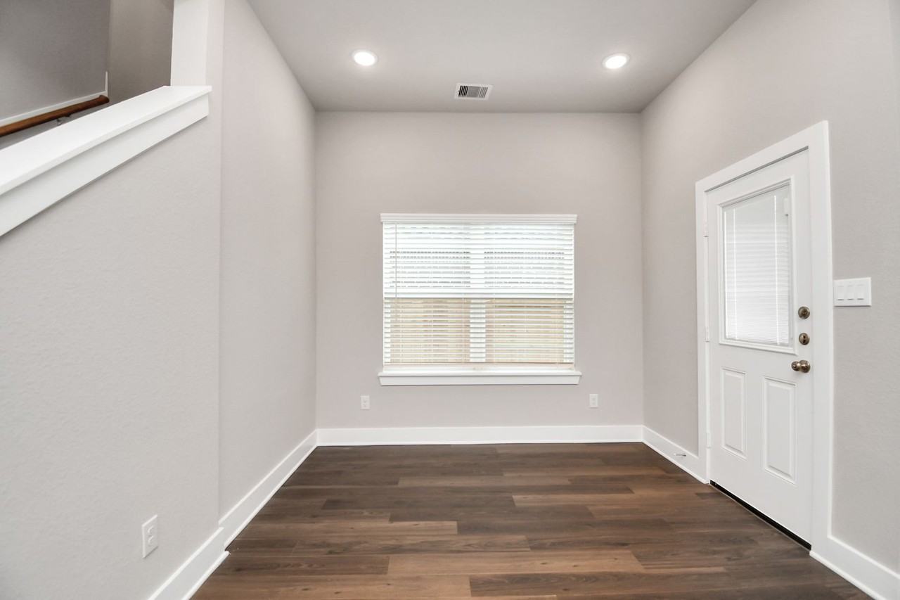 10541 Wildflower View Dr - Photo 5 of 40