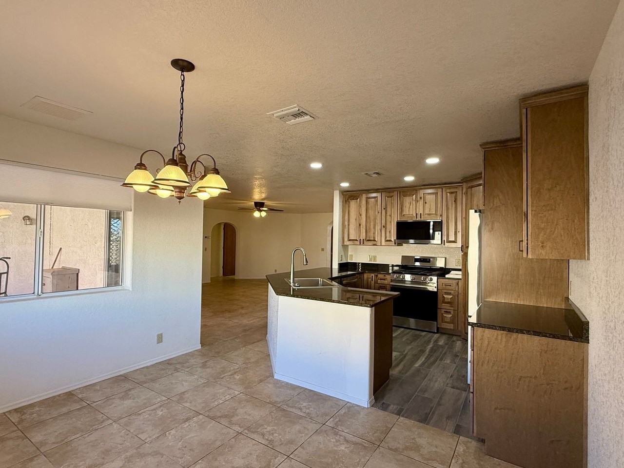 3167 Daytona Ave - Photo 7 of 27