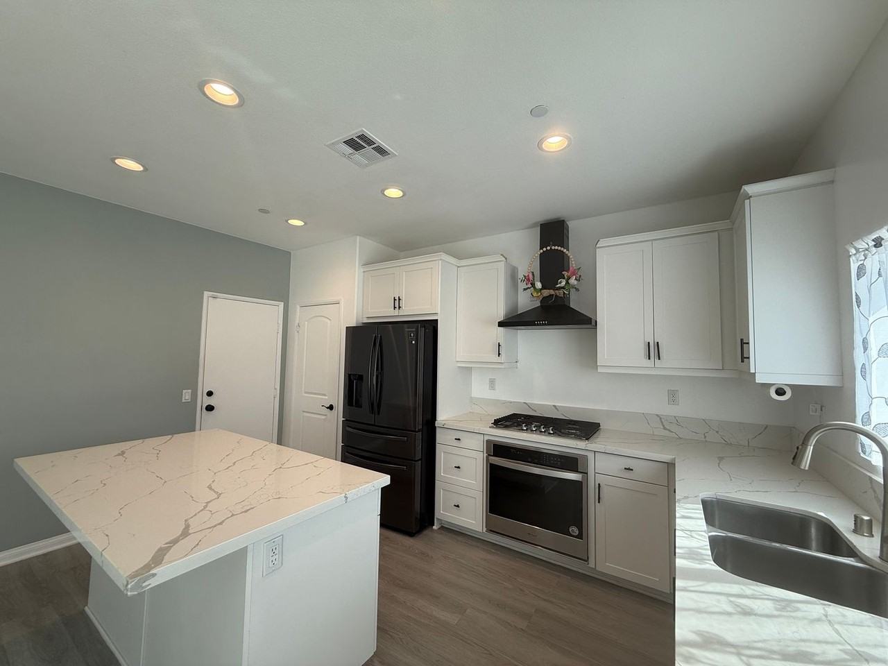 11799 Fresh Meadow Pl - Photo 2 of 21