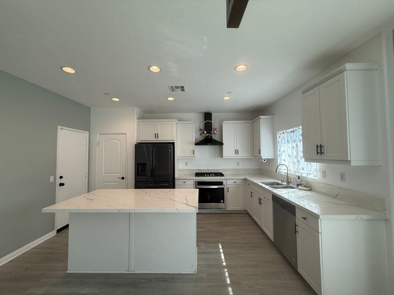 11799 Fresh Meadow Pl - Photo 4 of 21