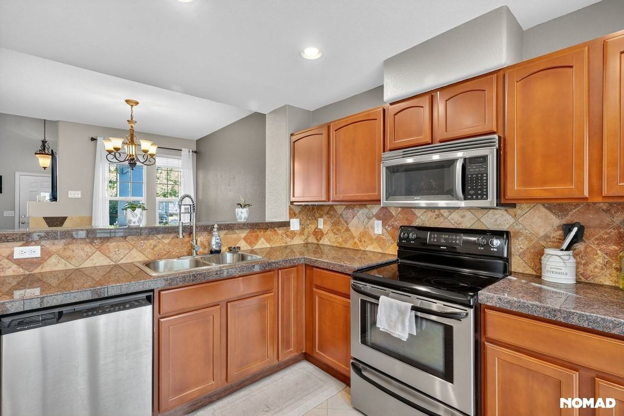 8300 8300 Fairmount Dr Suburban Service 103 - Photo 3 of 29