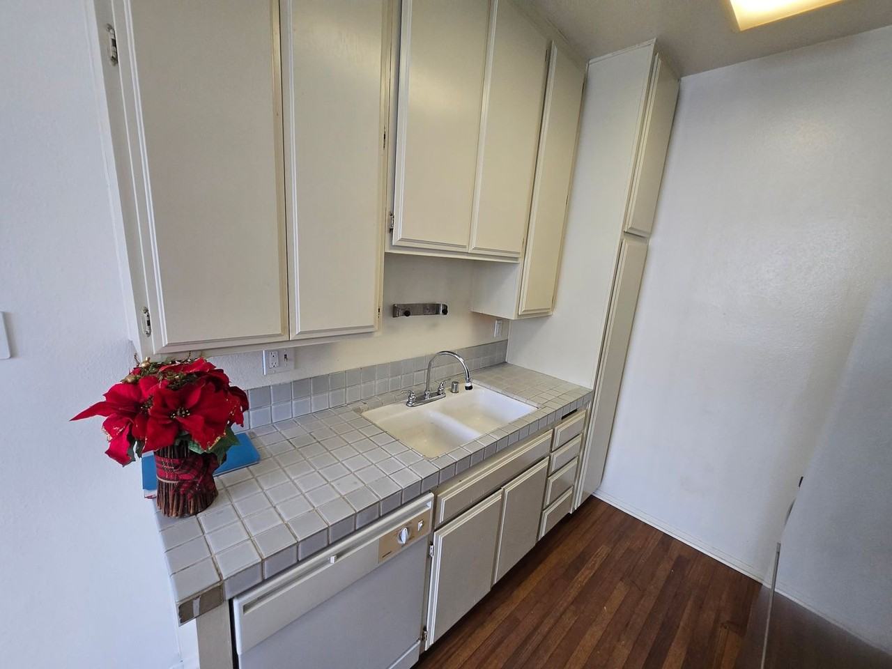 3648 Motor Ave - Photo 7 of 13