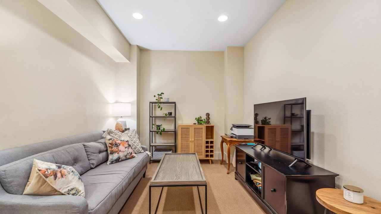 10063 Sw Morrison St - Photo 3 of 23