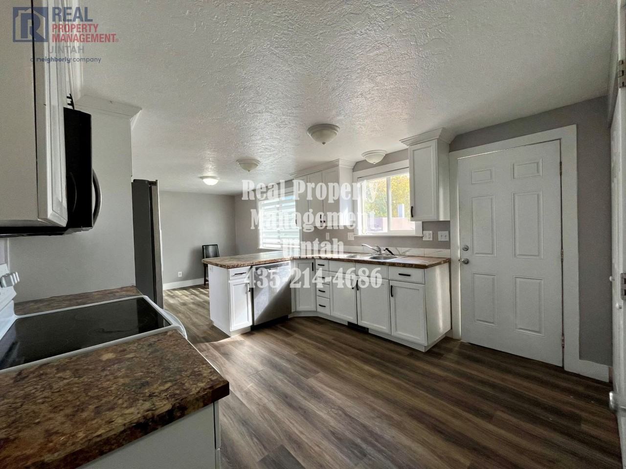 235 W 200 S - Photo 5 of 17