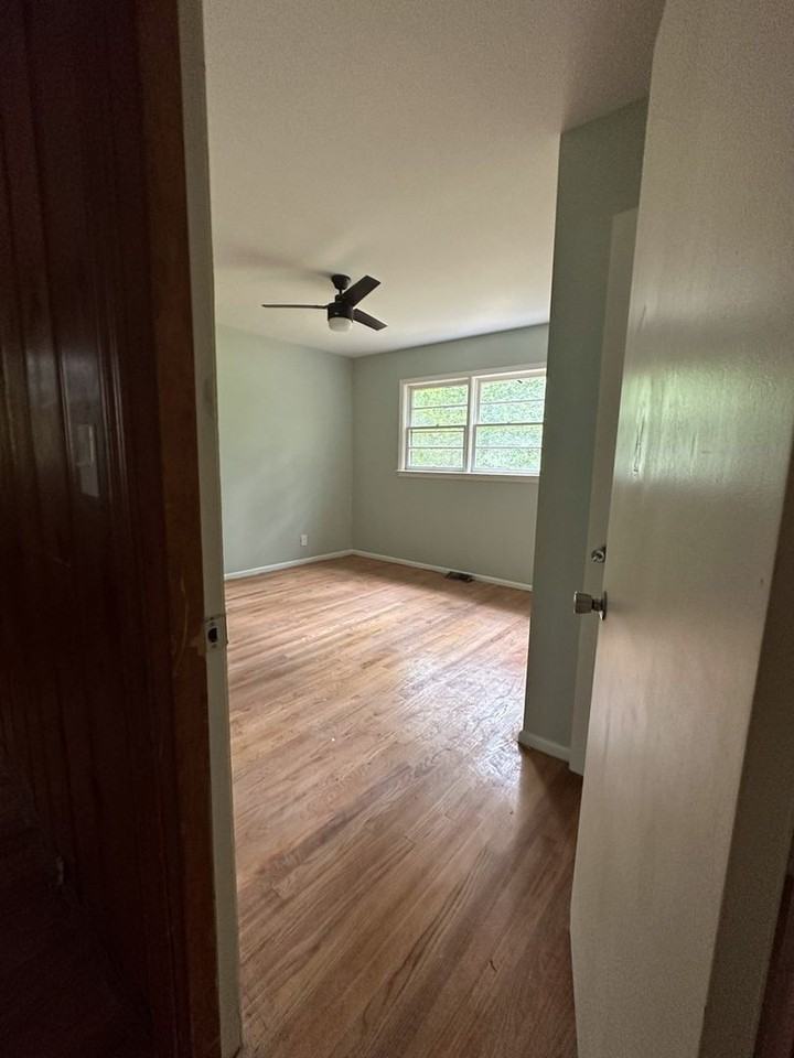 1934 Dirk Dr - Photo 4 of 13